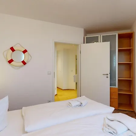 Strandnahe Mit 2 Schlafzimmern Und Terrasse, Am Kurpark, Apartment *