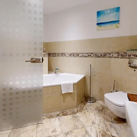 Apartment Strandnahe Mit 2 Schlafzimmern Und Terrasse, Am Kurpark,