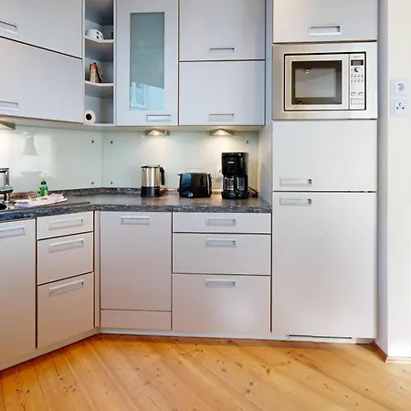 Strandnahe Mit 2 Schlafzimmern Und Terrasse, Am Kurpark, Apartment